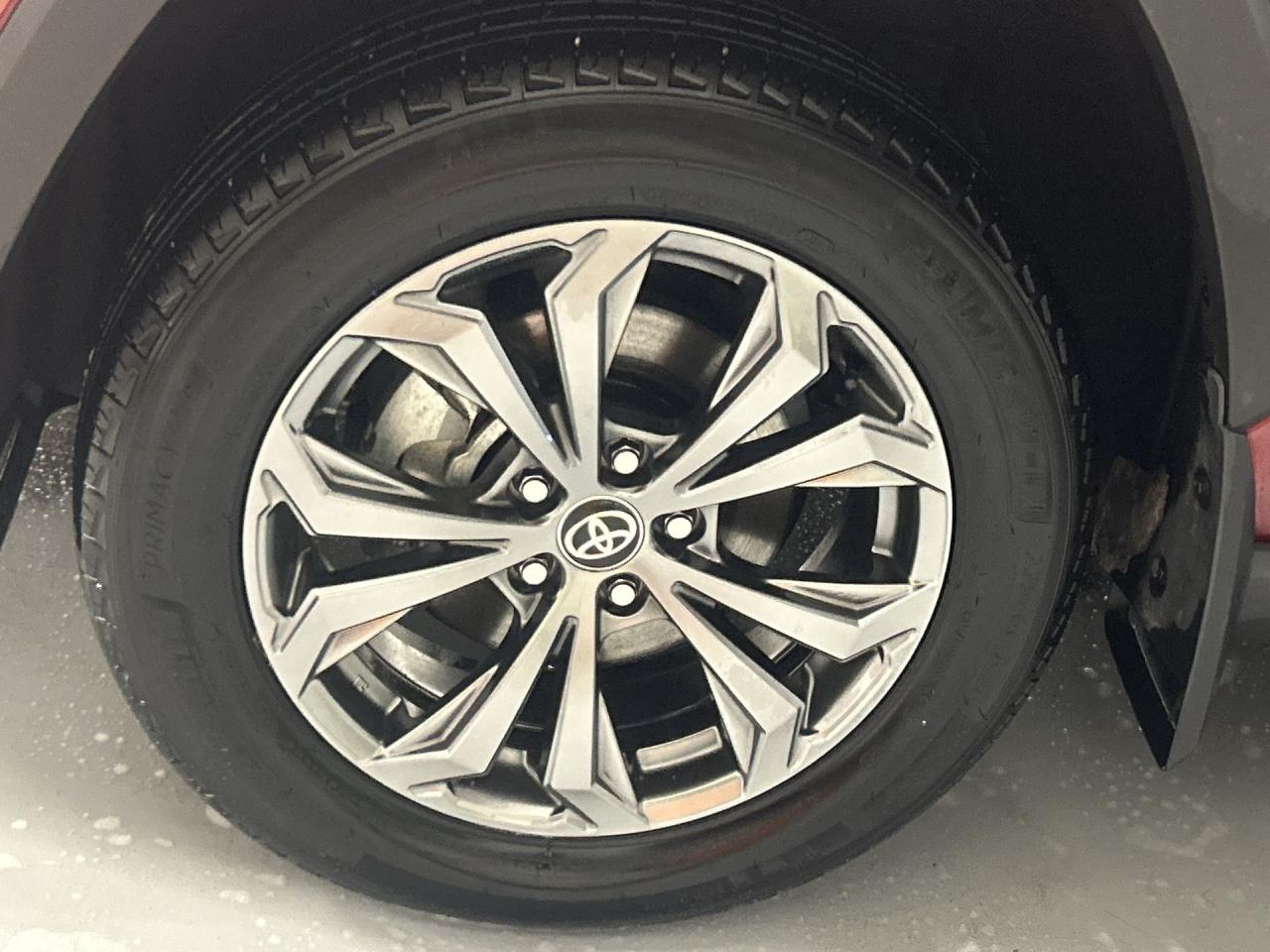 2024 Toyota RAV4 XLE PREMIUM HYBRID AWD | HTD LEATHER | SUNROOF Photo