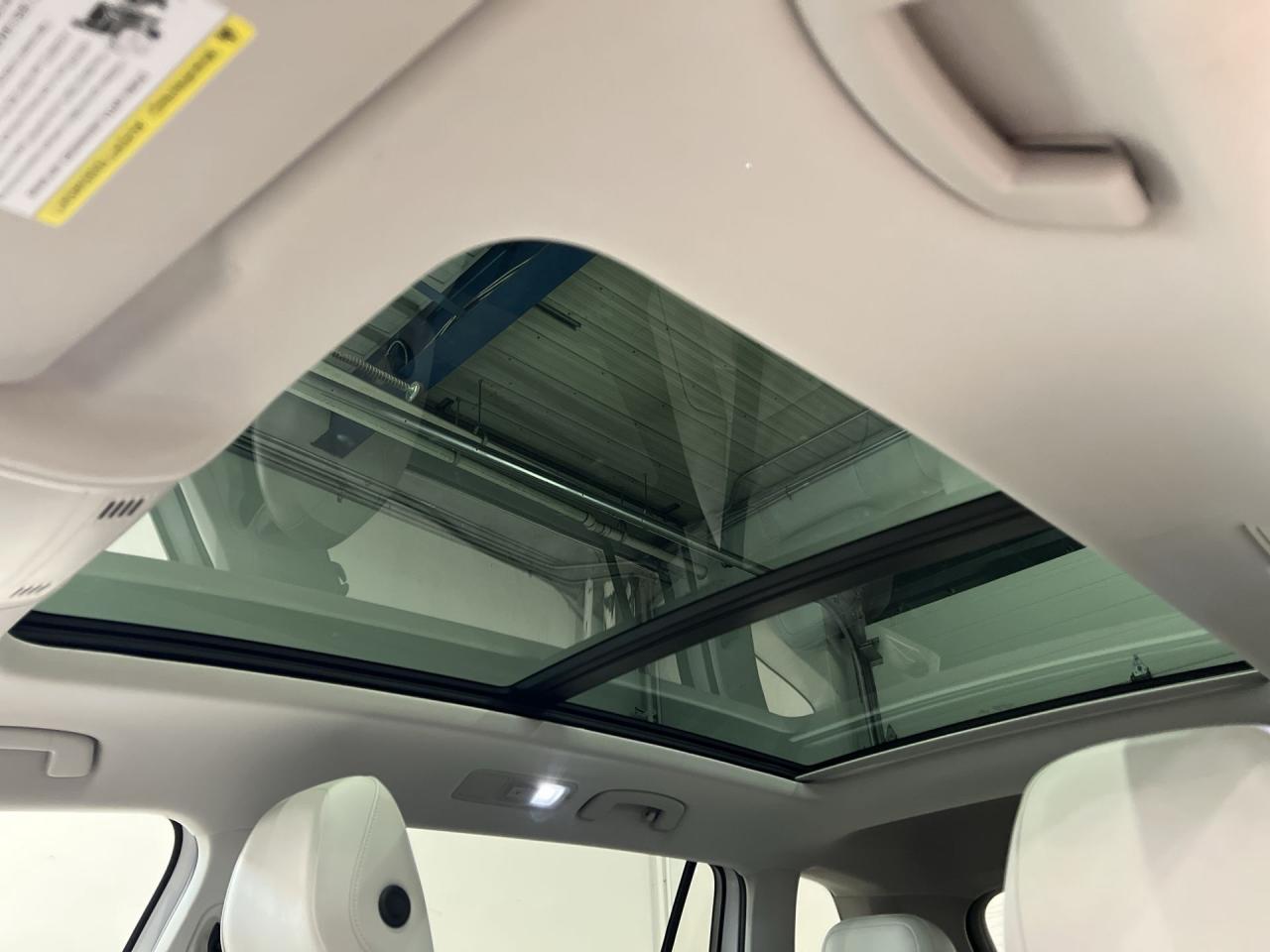 2021 Volkswagen Tiguan HIGHLINE AWD | HTD LEATHER | PANO ROOF | CARPLAY Photo