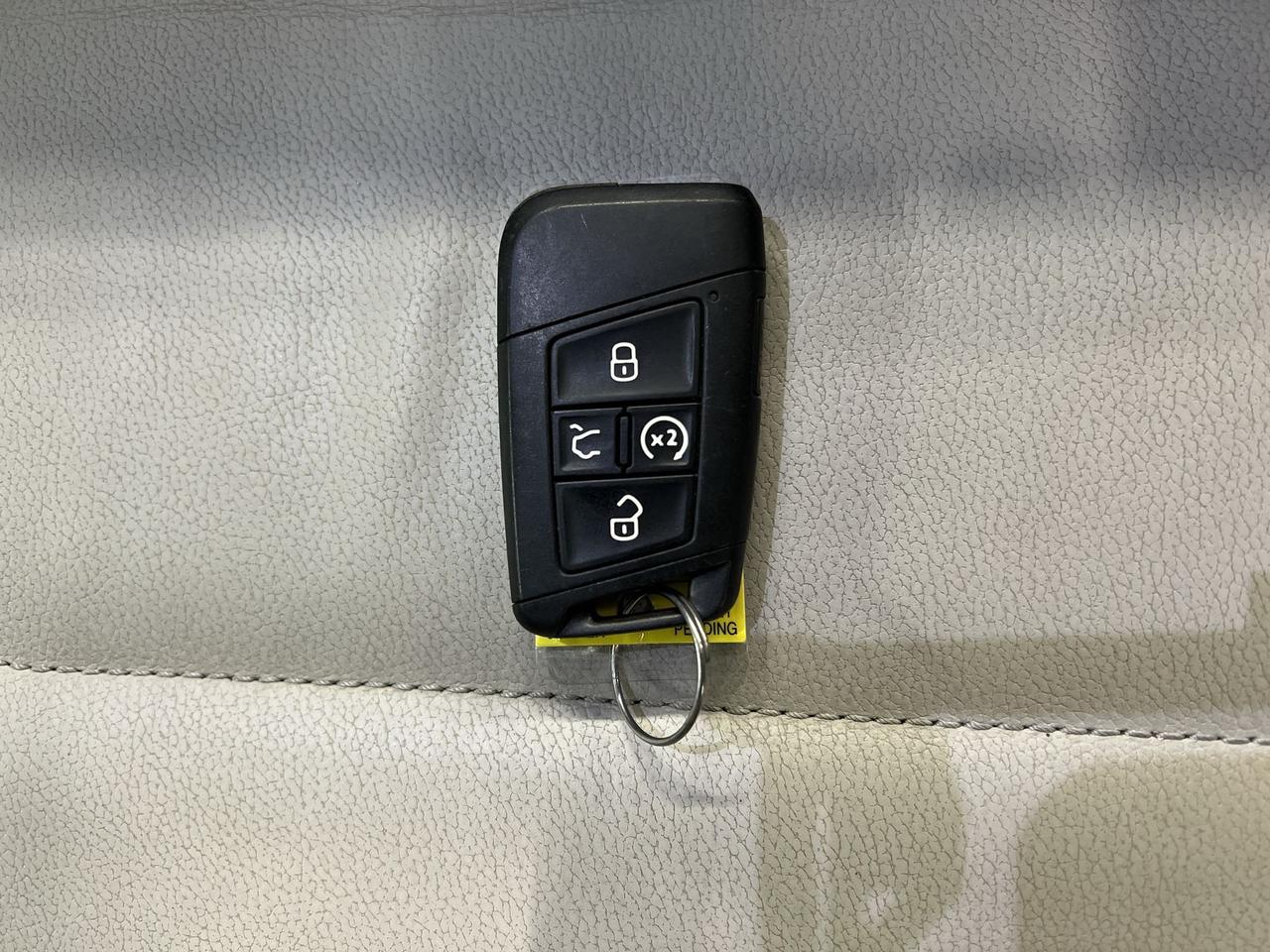 2021 Volkswagen Tiguan HIGHLINE AWD | HTD LEATHER | PANO ROOF | CARPLAY Photo