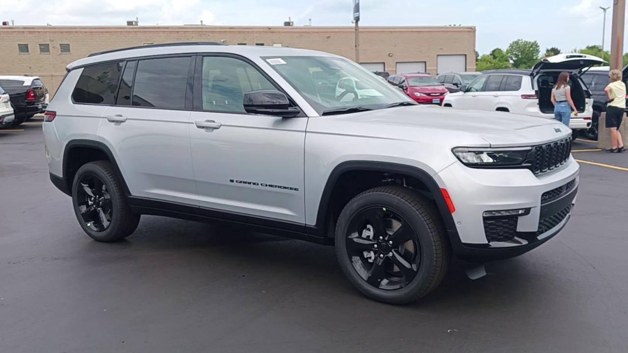 2025 Jeep Grand Cherokee L Limited 4x4 Photo