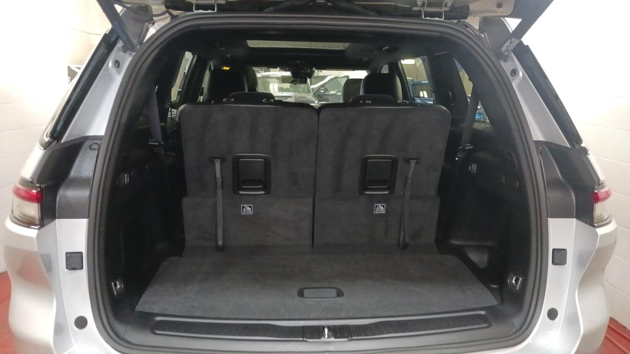 2025 Jeep Grand Cherokee L Limited 4x4 Photo