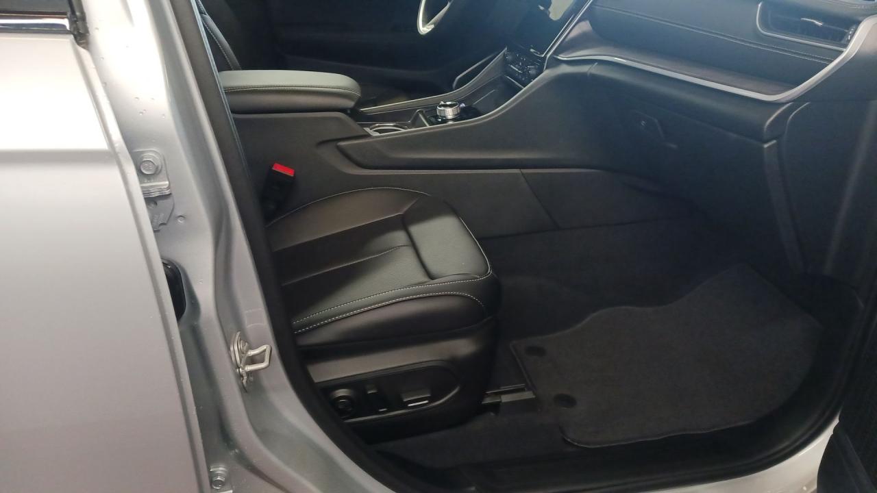 2025 Jeep Grand Cherokee L Limited 4x4 Photo