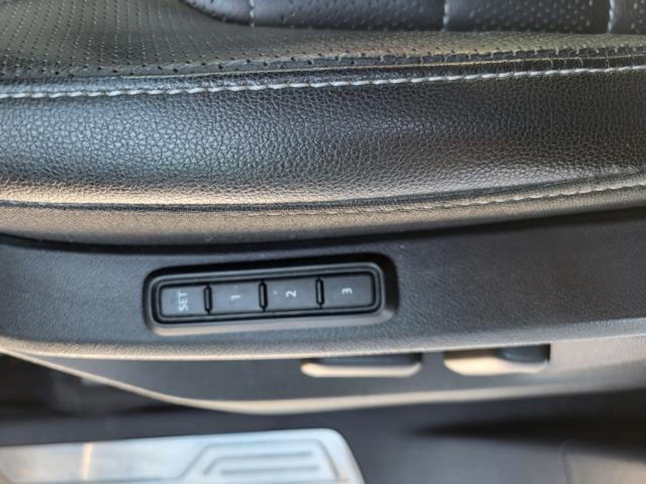 2018 Volkswagen Atlas V6 SEL AWD Photo