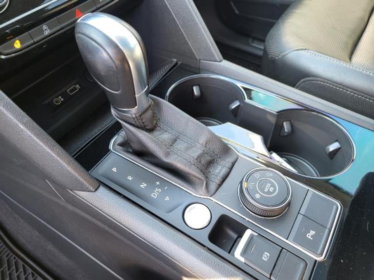 2018 Volkswagen Atlas V6 SEL AWD Photo