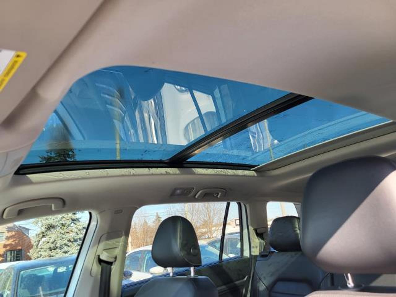 2018 Volkswagen Atlas V6 SEL AWD Photo