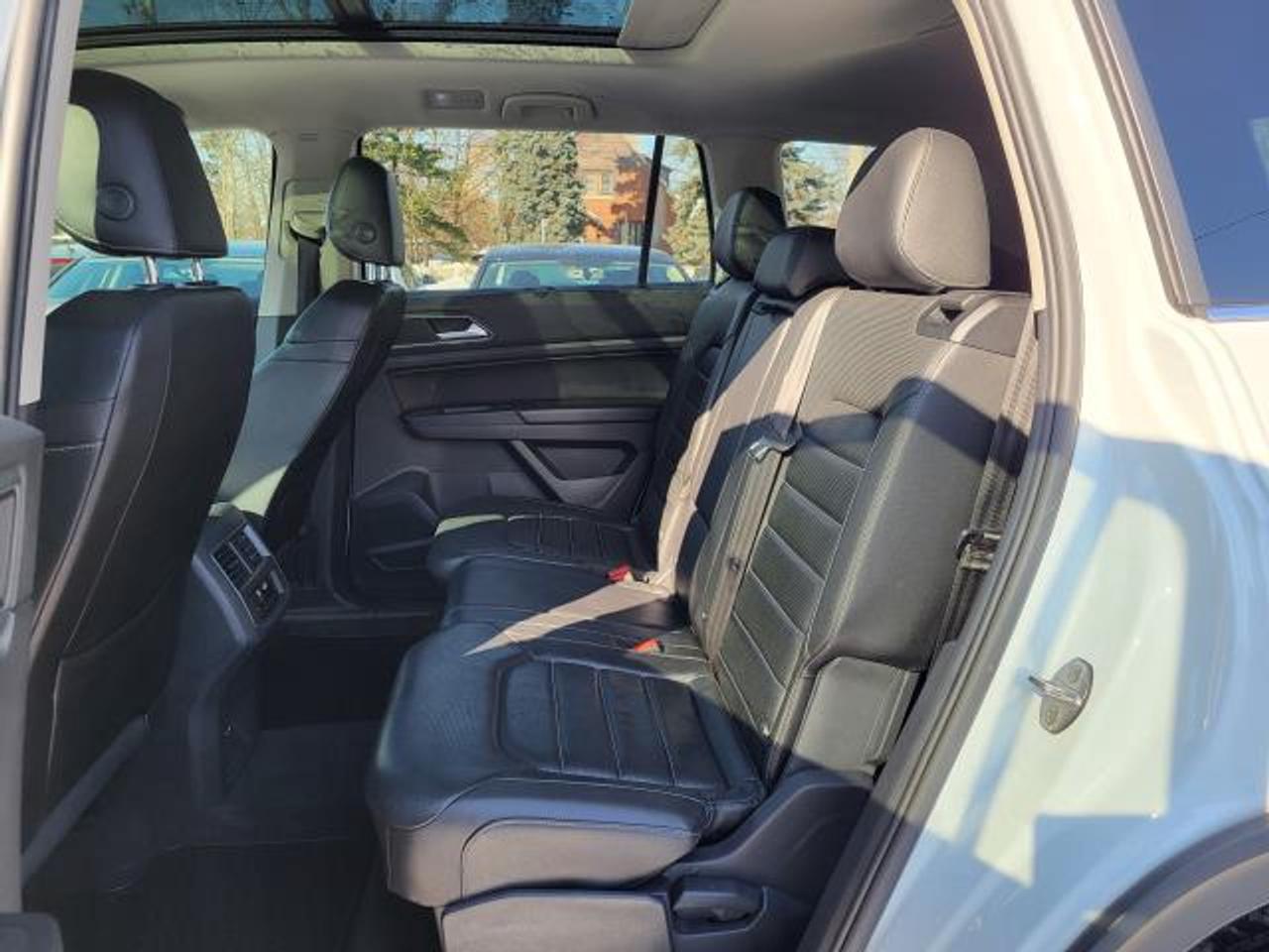 2018 Volkswagen Atlas V6 SEL AWD Photo