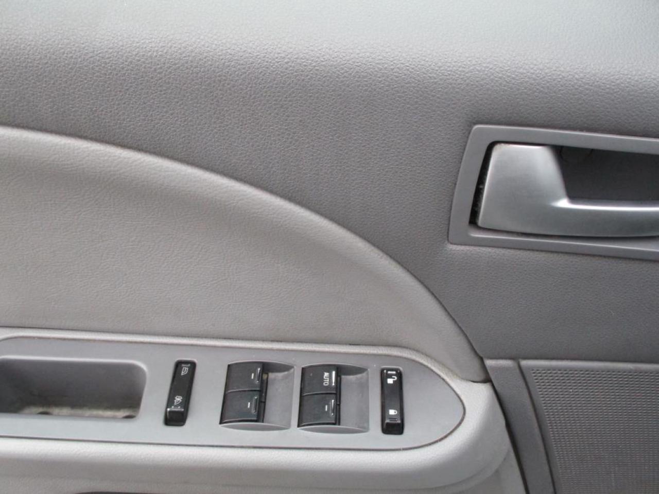 2006 Ford Five Hundred SEL AWD - Photo #9