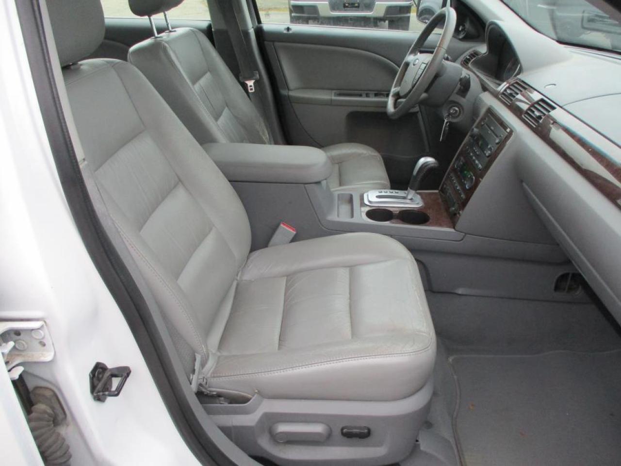 2006 Ford Five Hundred SEL AWD - Photo #12