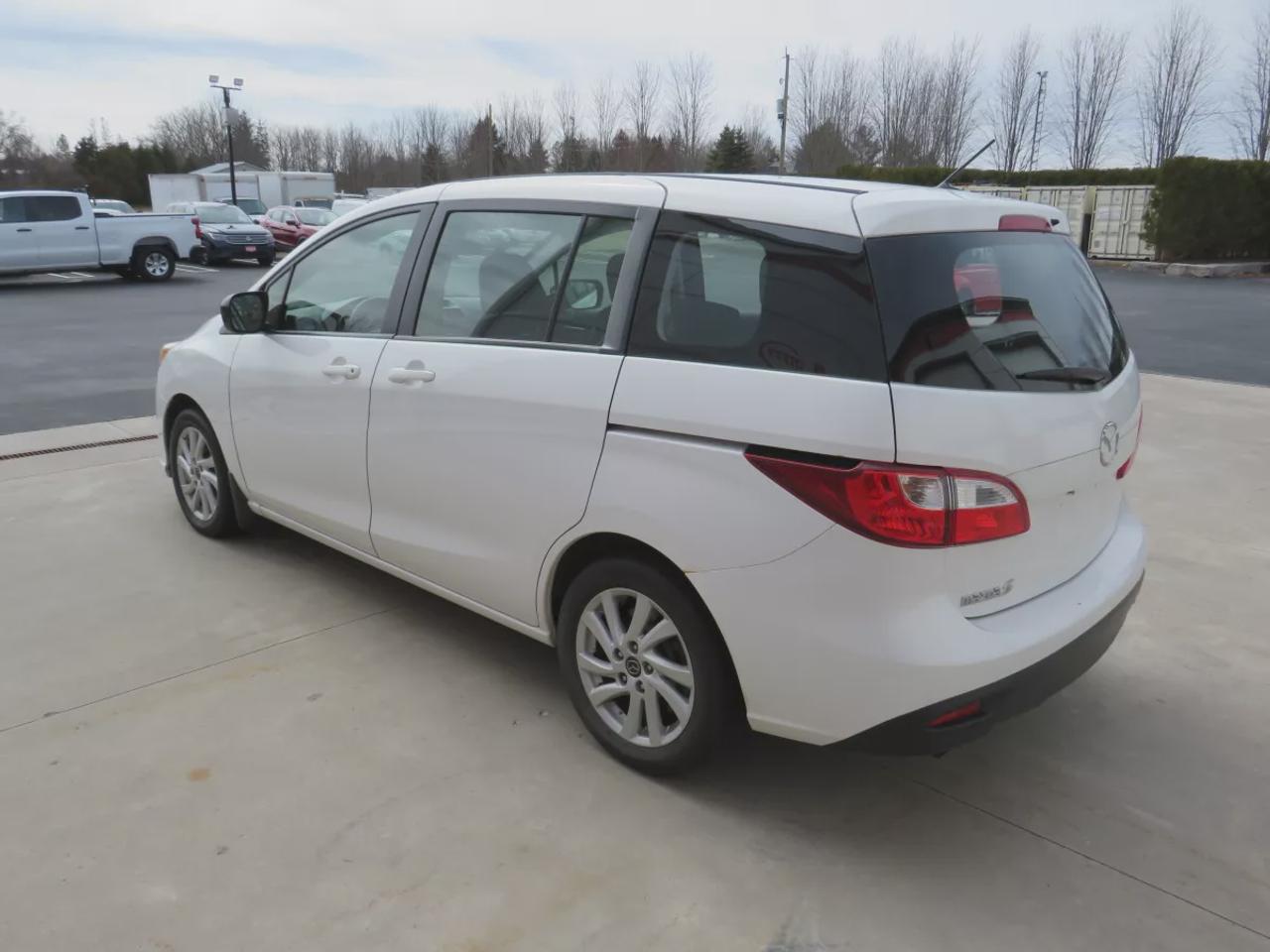 2015 Mazda MAZDA5 Touring | Very Low KM | Clean Title | No Accidents | Safety Certified | Alloy Rims | 6 Passenger | CD Player | Power Options | Photo2