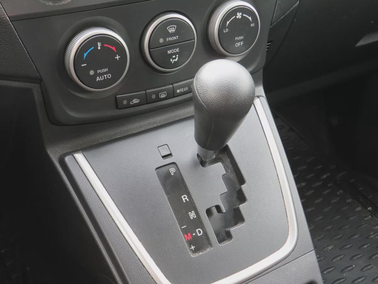 2015 Mazda MAZDA5 Touring | Very Low KM | Clean Title | No Accidents | Safety Certified | Alloy Rims | 6 Passenger | CD Player | Power Options | Photo