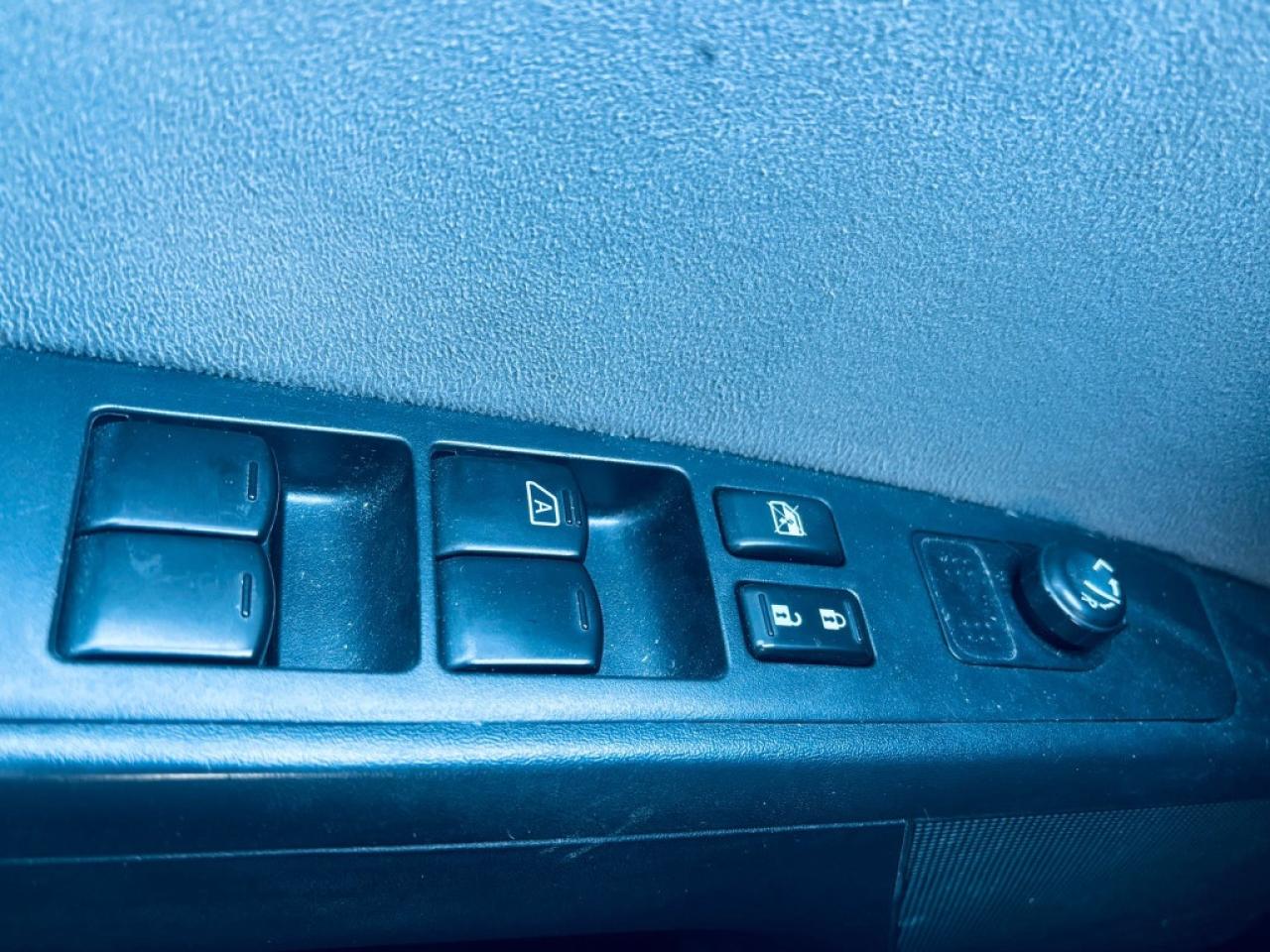 2012 Nissan Sentra 4dr Sedan I4 CVT 2.0 S Photo