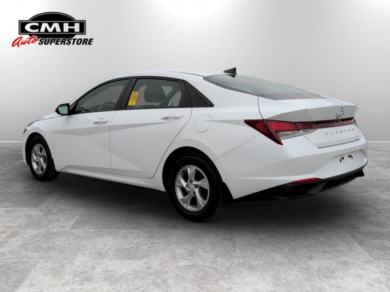 2021 Hyundai Elantra Essential  *VERY CLEAN - LOW KMS* Photo