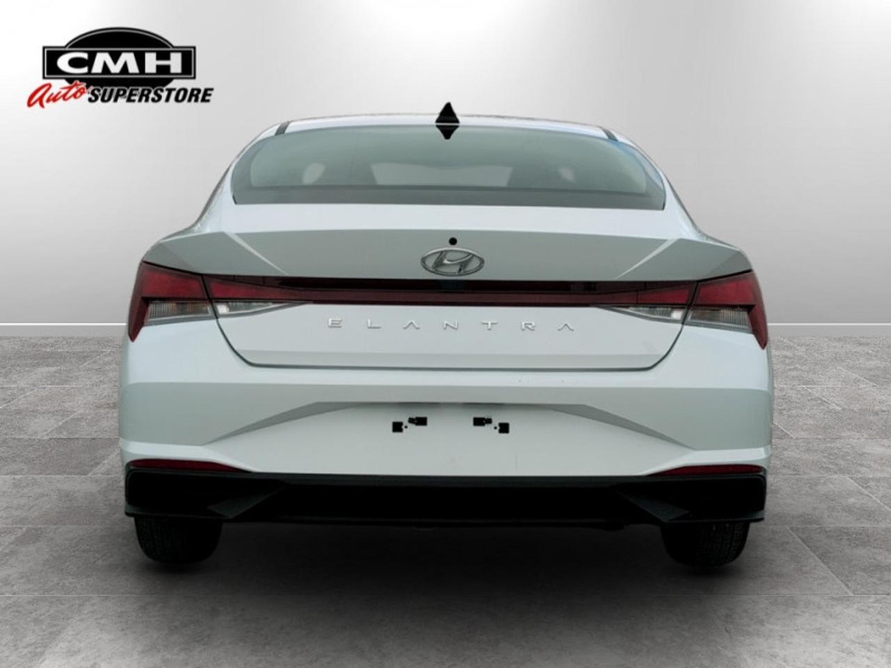 2021 Hyundai Elantra Essential  *VERY CLEAN - LOW KMS* Photo