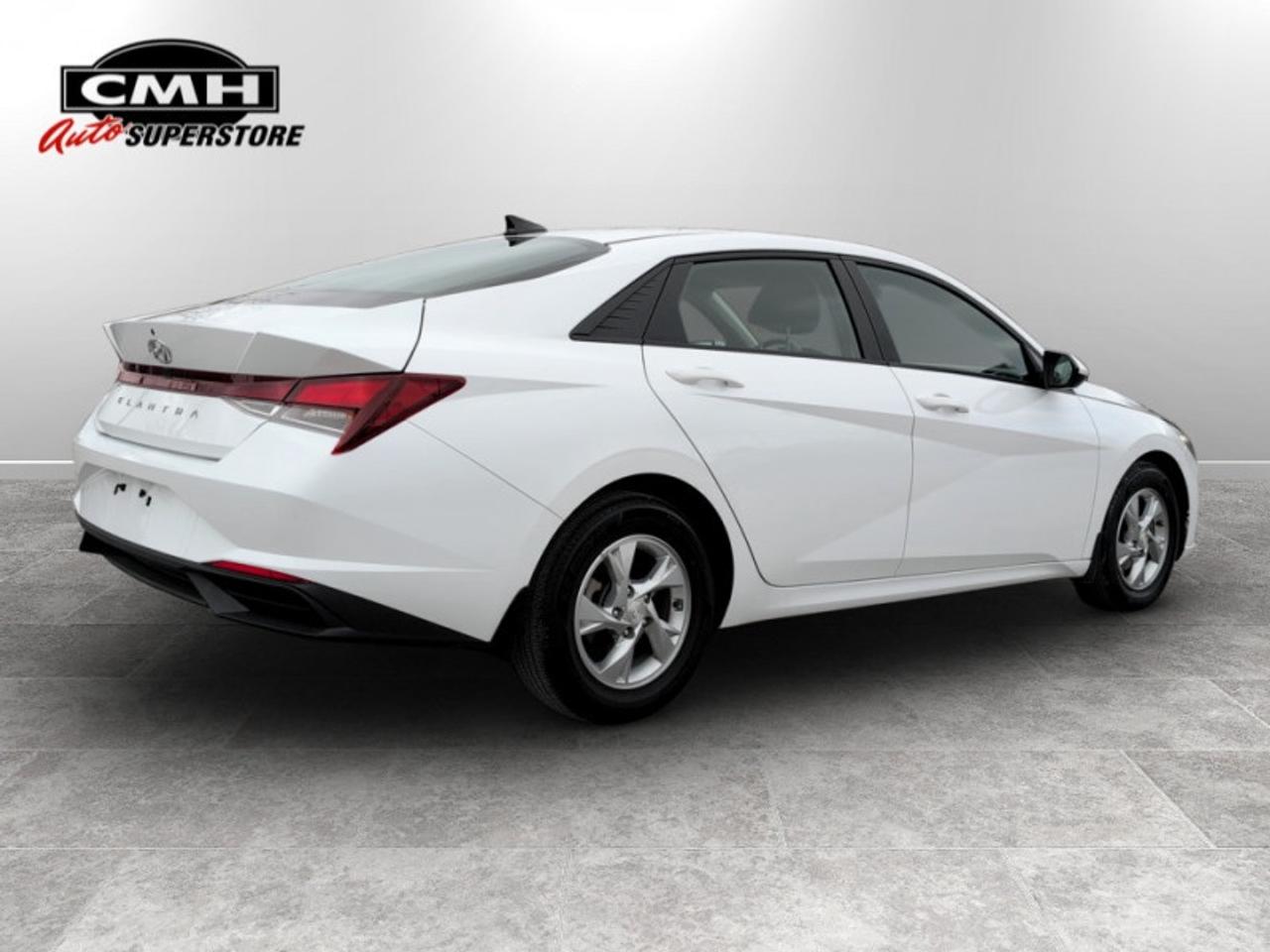 2021 Hyundai Elantra Essential  *VERY CLEAN - LOW KMS* Photo