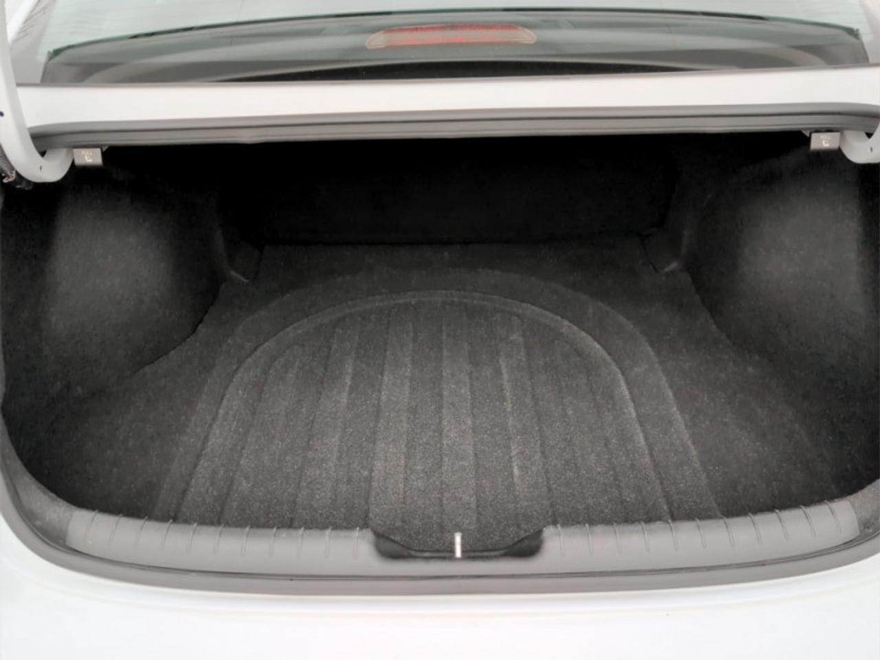 2021 Hyundai Elantra Essential  *VERY CLEAN - LOW KMS* Photo