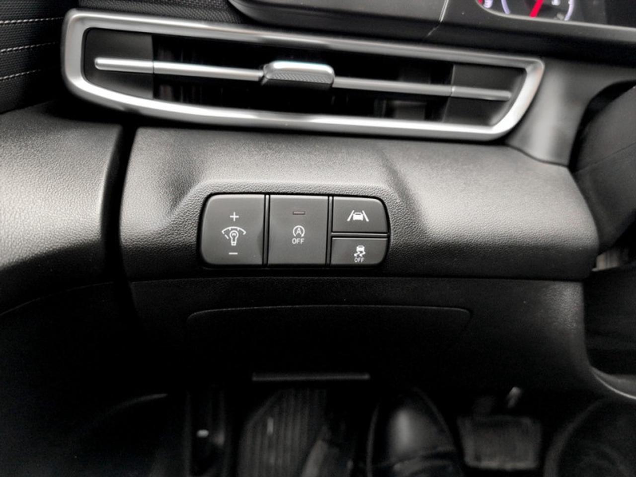 2021 Hyundai Elantra Essential  *VERY CLEAN - LOW KMS* Photo