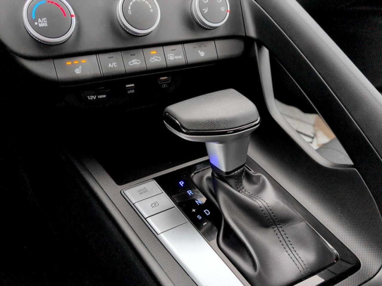 2021 Hyundai Elantra Essential  *VERY CLEAN - LOW KMS* Photo