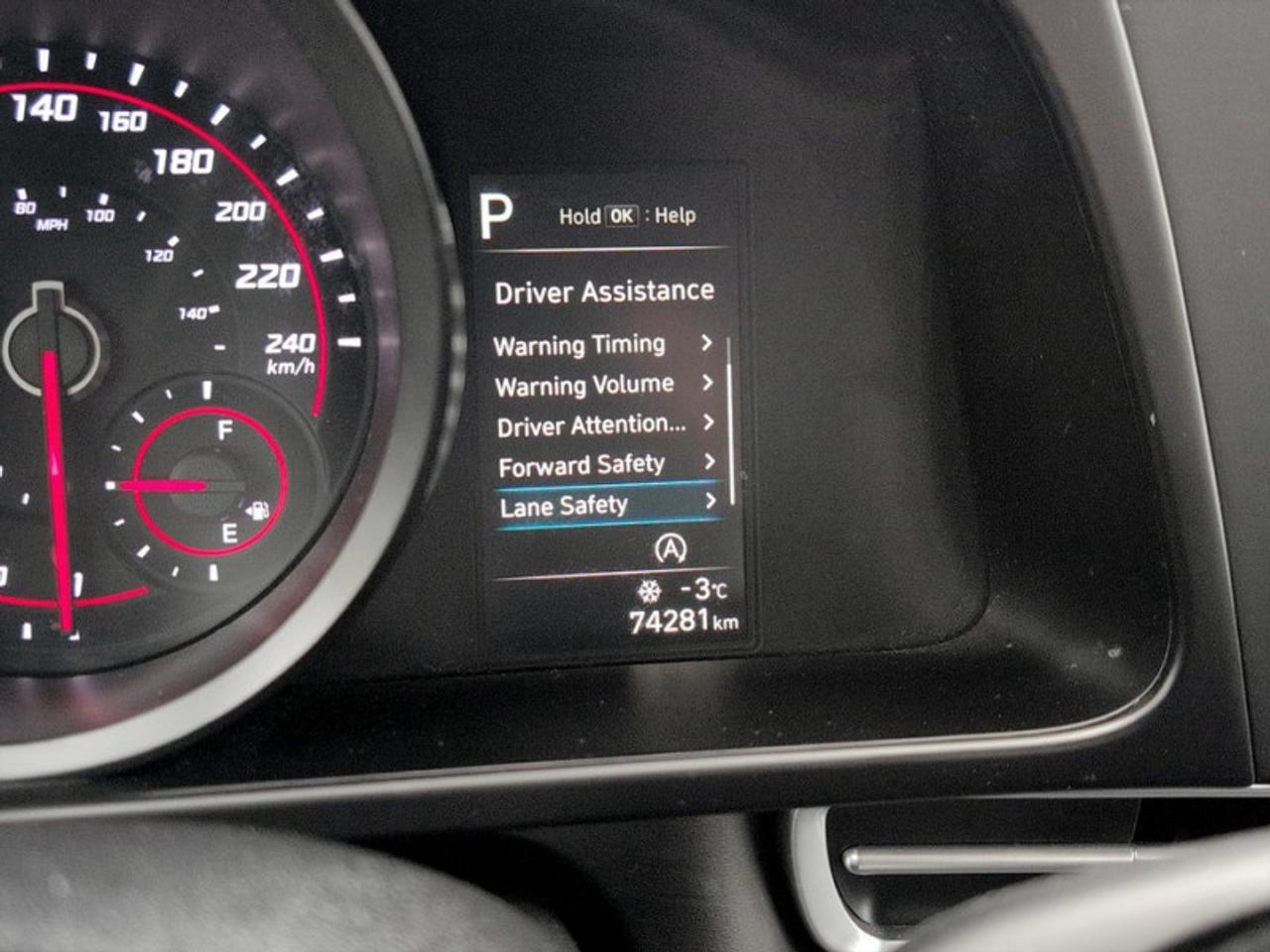 2021 Hyundai Elantra Essential  *VERY CLEAN - LOW KMS* Photo