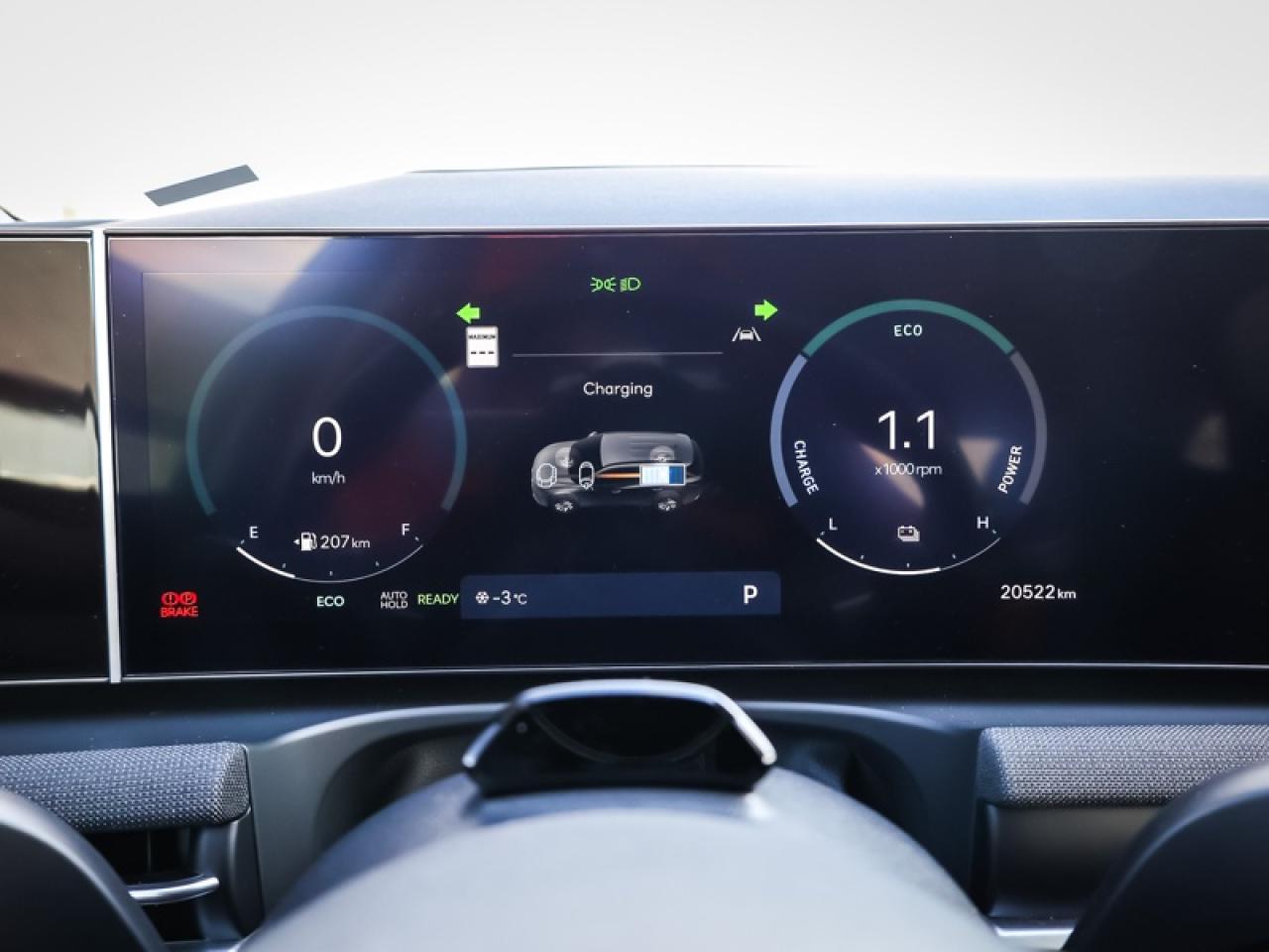 2025 Hyundai Tucson Hybrid Ultimate AWD  - Sunroof - $279 B/W Photo