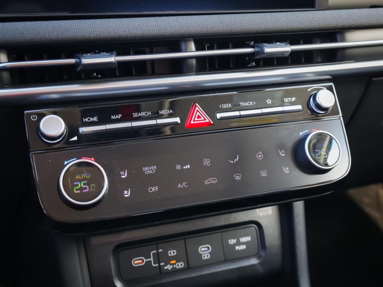 2025 Hyundai Tucson Hybrid Ultimate AWD  - Sunroof - $279 B/W Photo