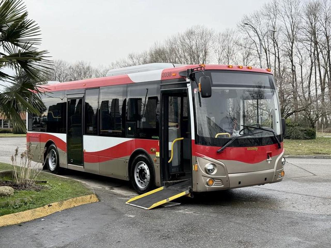 This 2016 Grande West Vicinity diesel bus is a 24-passenger transit-style bus equipped with a wheelchair ramp and kneeling function, designed to support accessible passenger transport. It is powered by a 6.7L Cummins diesel engine paired with an automatic transmission and features air brakes.

The bus accommodates 24 passengers including the driver and includes a kneeling switch to assist with passenger entry and exit. Finished in a red exterior with a blue cloth interior, this Vicinity bus offers a compact overall length of 29 ft 10 in, making it suitable for urban routes, shuttle services, community transport, or institutional use. This item is currently OFFSITE. You must register an appointment with our office to schedule an offsite viewing. Appointments must be made a minimum of one business day in advance (and as defined by the days that Repo.com is open for business) before your appointment can be scheduled and confirmed. We may, at our own discretion, instead opt to transport smaller items to Repo.coms main yard for viewing purposes.  $79,840.00 plus $375 processing fee, $80,215.00 total payment obligation before taxes.   Listing report, warranty, contract commitment cancellation fee, financing available on approved credit (some limitations and exceptions may apply). All above specifications and information is considered to be accurate but is not guaranteed and no opinion or advice is given as to whether this item should be purchased. We do not allow test drives due to theft, fraud, acts of vandalism and undetectable impaired driving. Instead we provide the following benefits: Complimentary Warranty (with options to extend), Limited Money Back Satisfaction Guarantee on Fully Completed Contracts, Contract Commitment Cancellation, and an Open-Ended Sell-Back Option. Ask seller for details or call 604-522-REPO(7376) to confirm listing availability.
