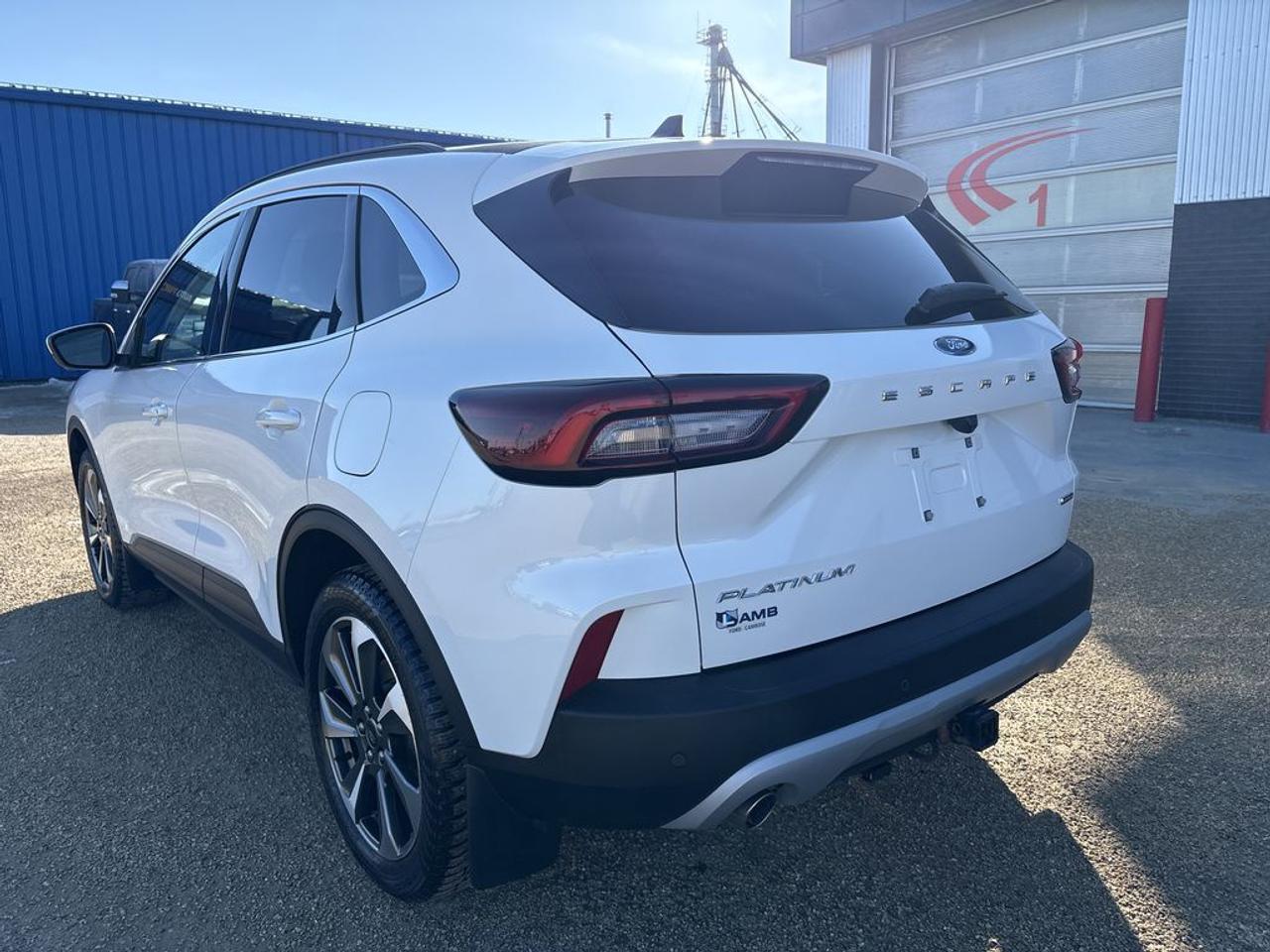 2023 Ford Escape Platinum Photo4