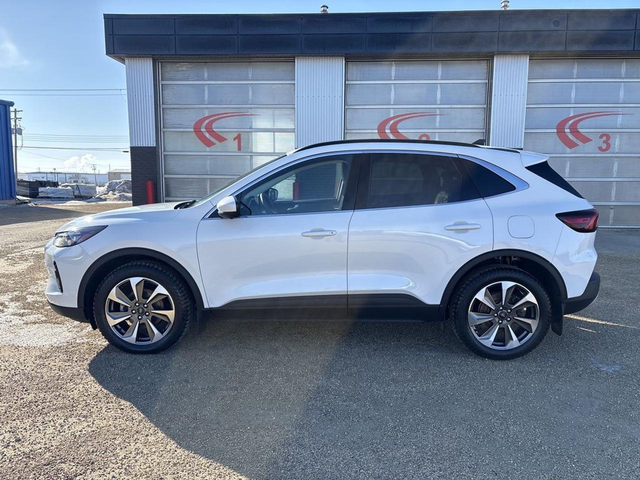 2023 Ford Escape Platinum Photo3