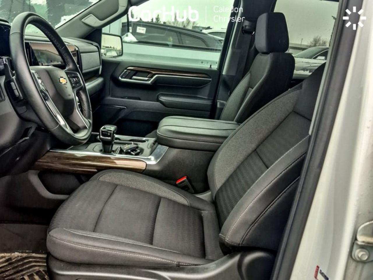 2023 Chevrolet Silverado 1500 LT 4WD Crew Cab 147" 5.3L 5 passengers with captain chair Photo