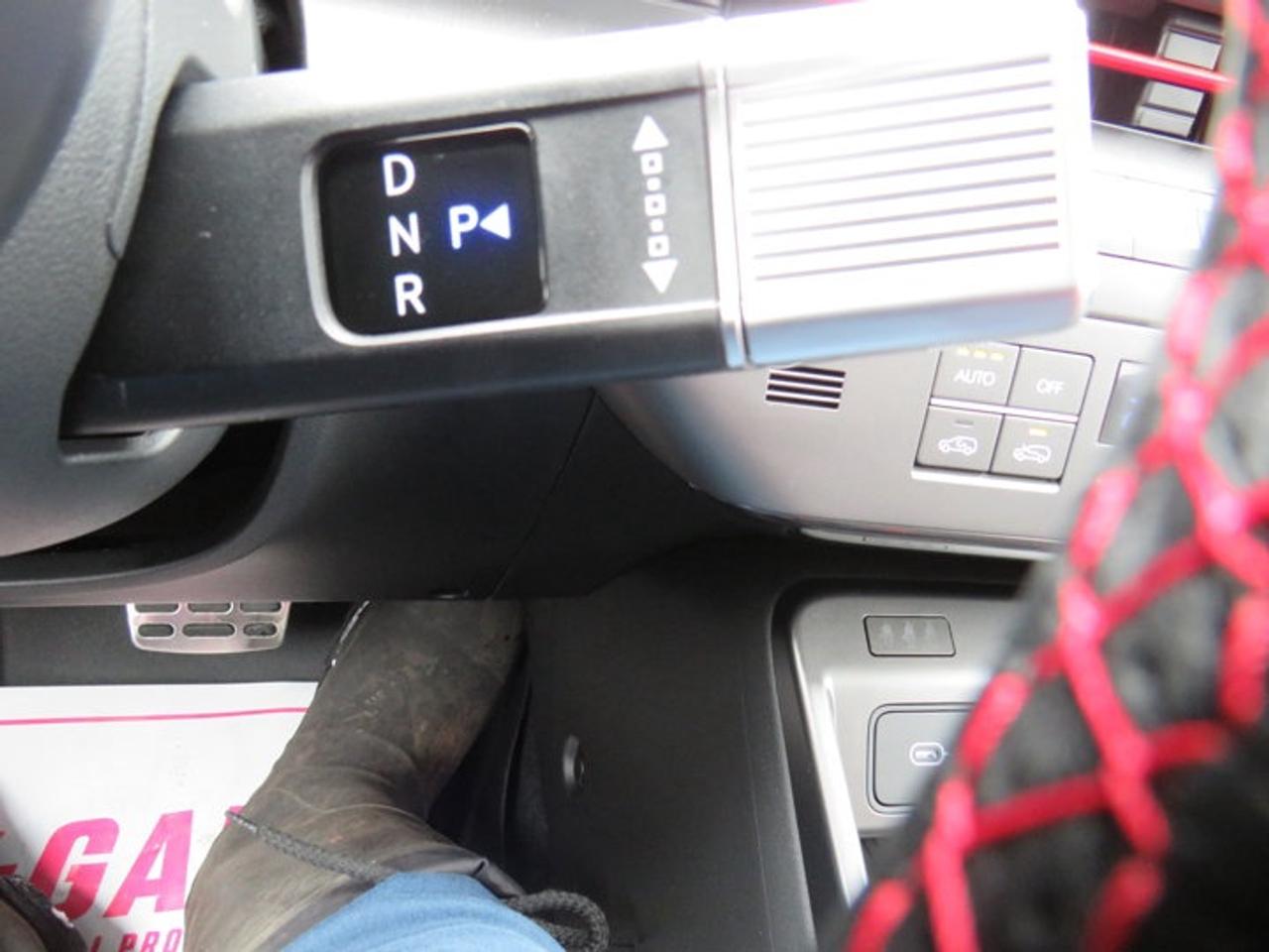 13558607