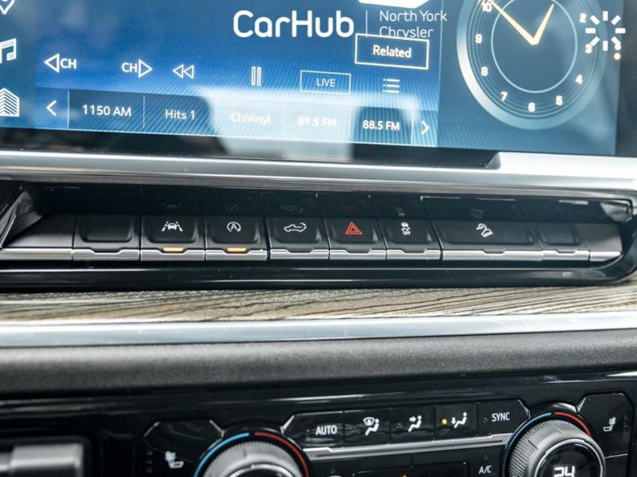 2024 Chevrolet Silverado 1500 LT 147'' V8 MultiPro Tailgate 6 Seater Side Steps Photo