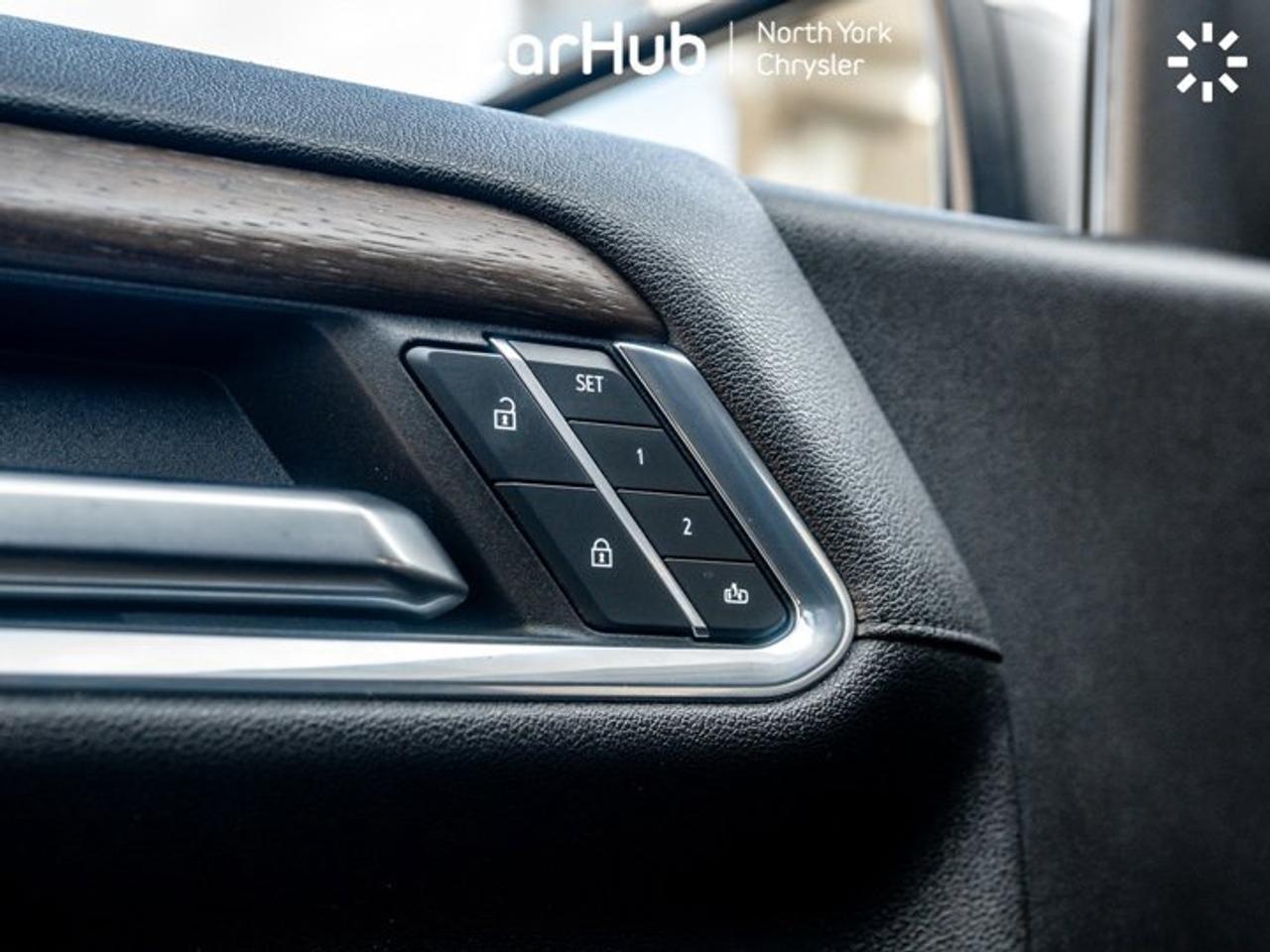 2023 Chevrolet Silverado 1500 High Country 157" 6.2L V8 13.4'' Screen Leather Captain Seats Photo