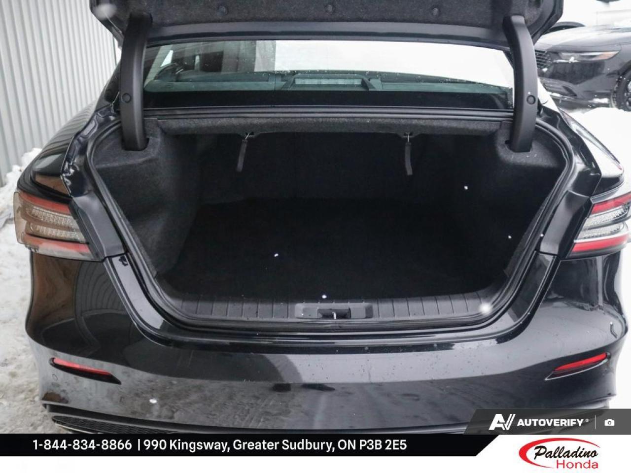 2023 Nissan Maxima SL Photo