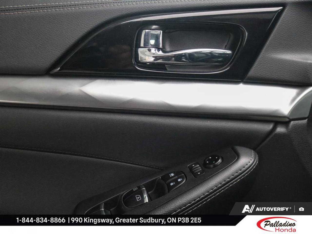 2023 Nissan Maxima SL Photo