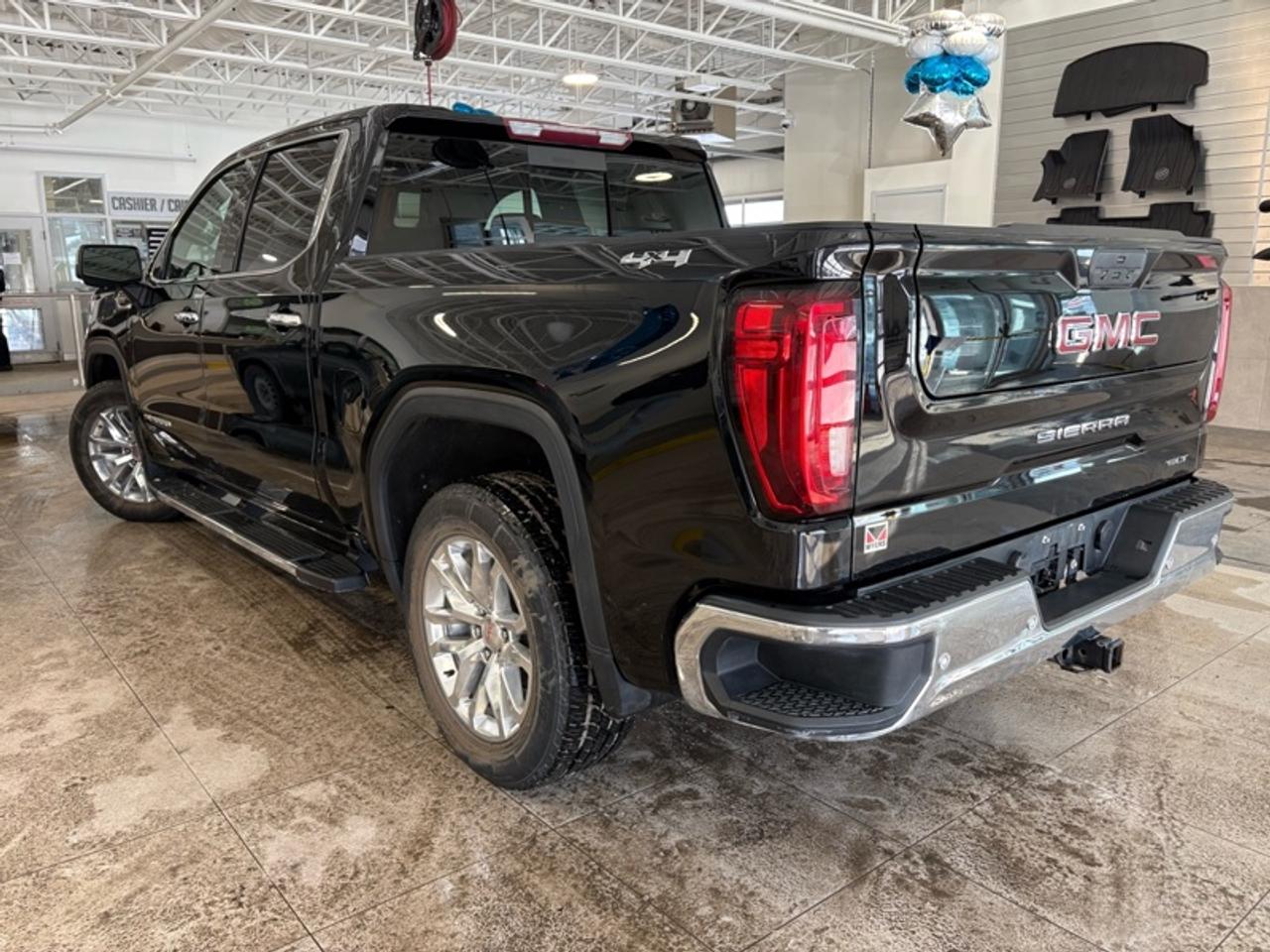 2020 GMC Sierra 1500 SLT Photo3