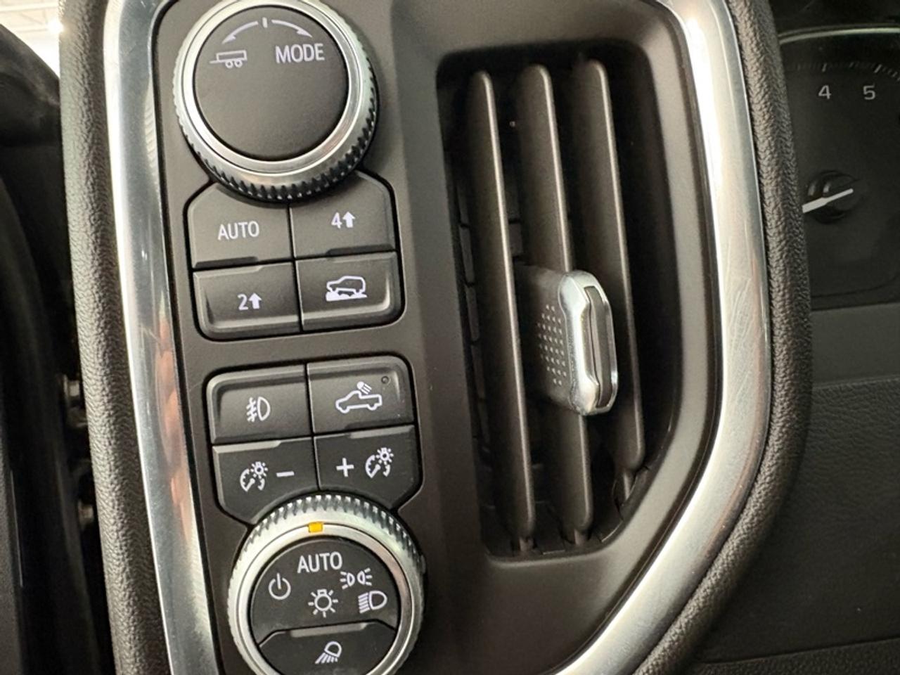 2020 GMC Sierra 1500 SLT Photo