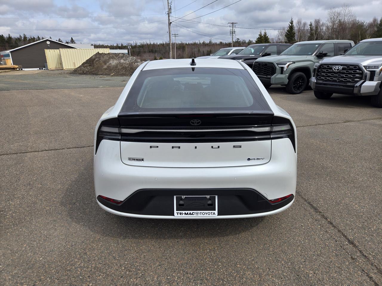 2026 Toyota Prius Plug-In Hybrid PRIUS PLUG-IN HYBRID SE - PREM Photo3