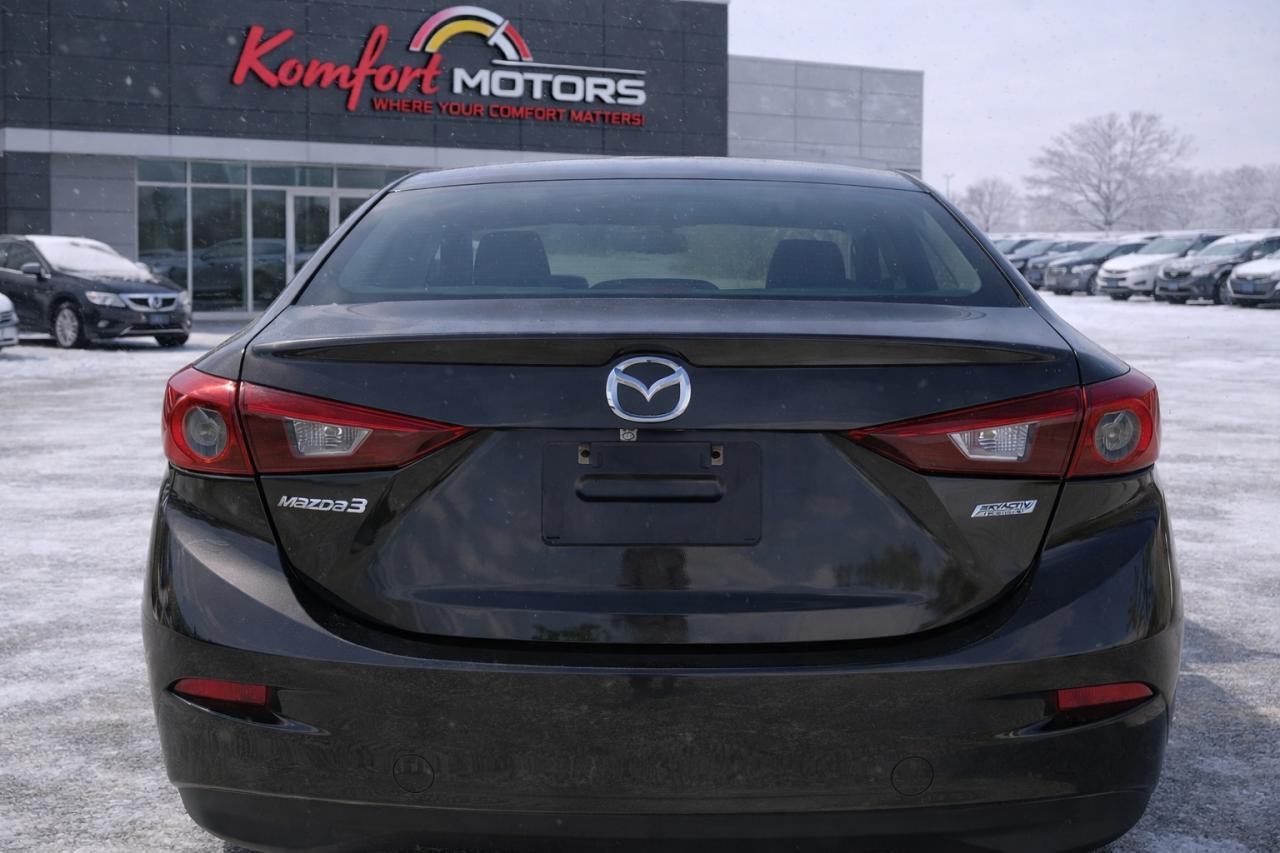 2015 Mazda MAZDA3 GS Photo3