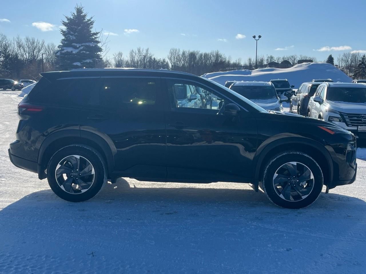 2026 Nissan Rogue AWD SV Moonroof Photo