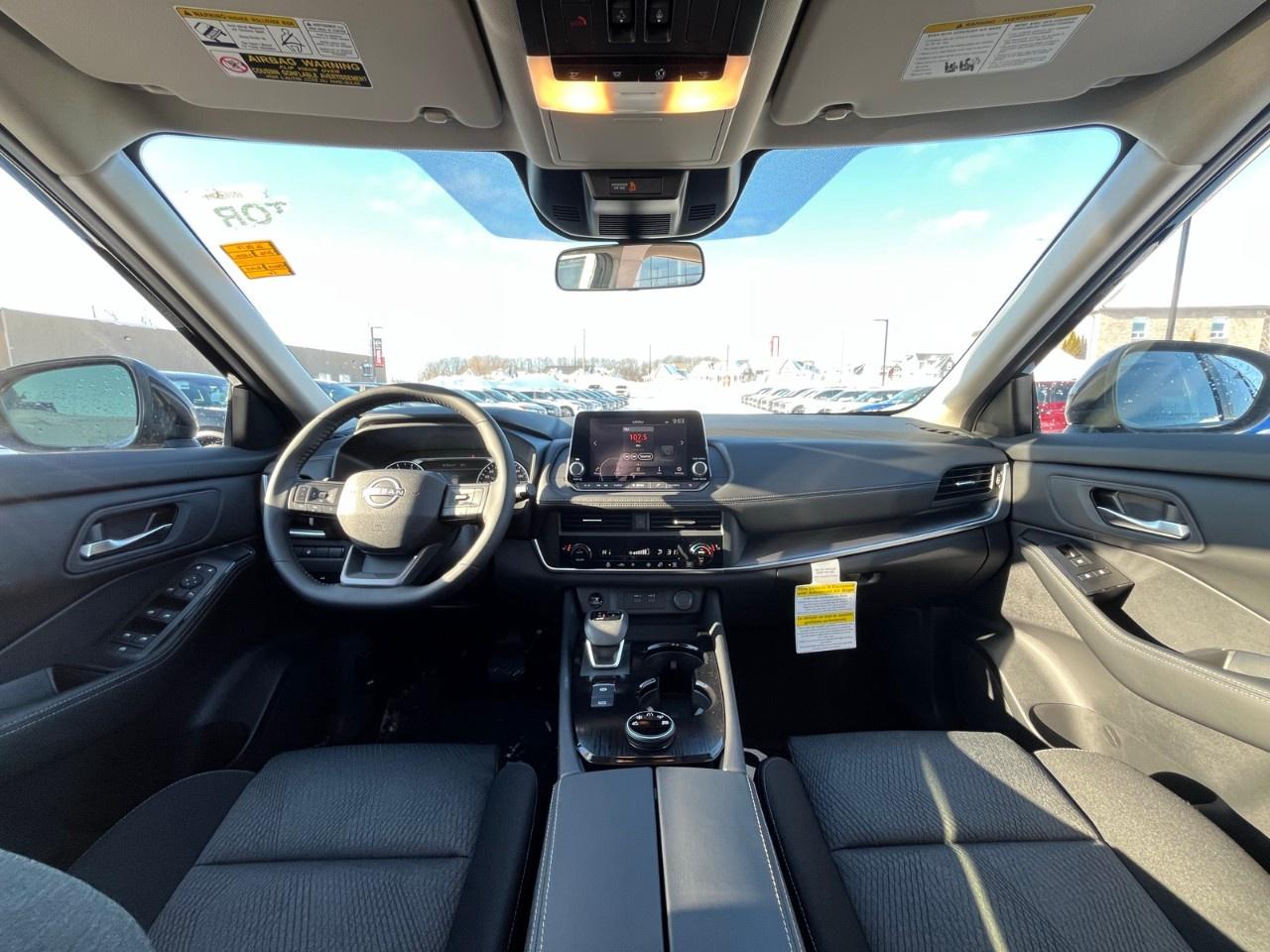 2026 Nissan Rogue AWD SV Moonroof Photo