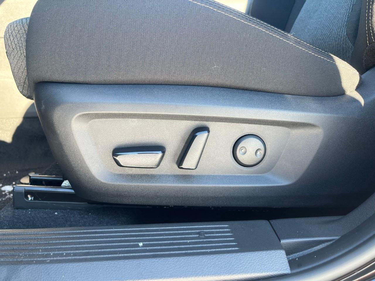 2026 Nissan Rogue AWD SV Moonroof Photo