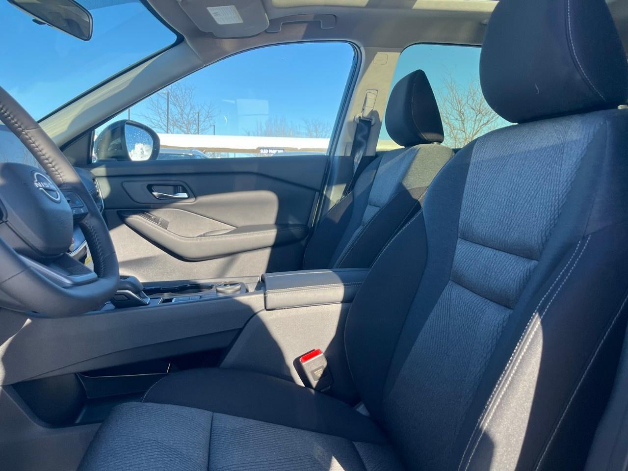 2026 Nissan Rogue AWD SV Moonroof Photo