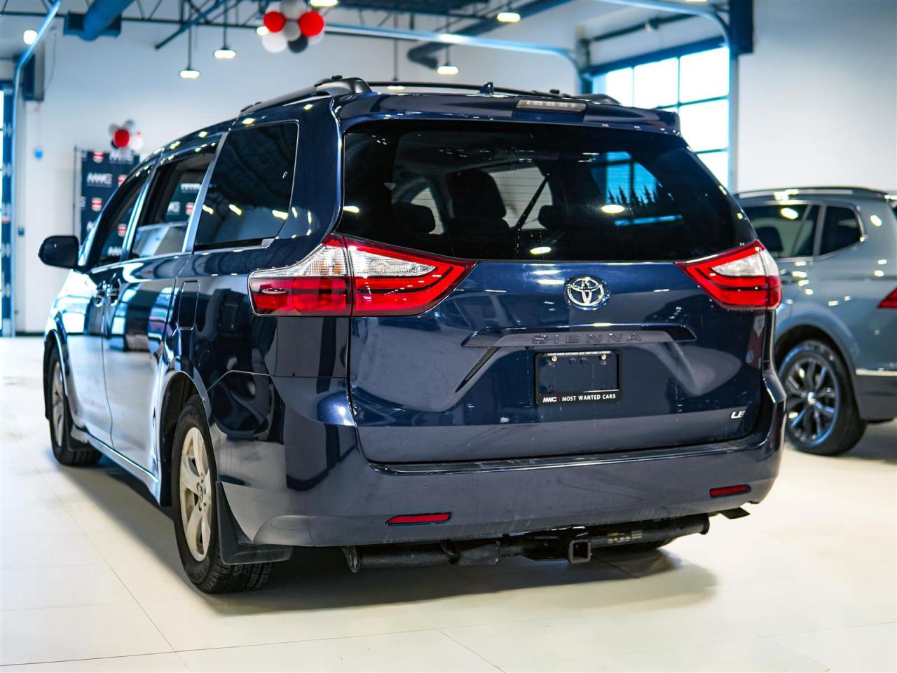 2019 Toyota Sienna LE | NO ACCIDENTS | ALLOYS | HEATED SEATS Photo