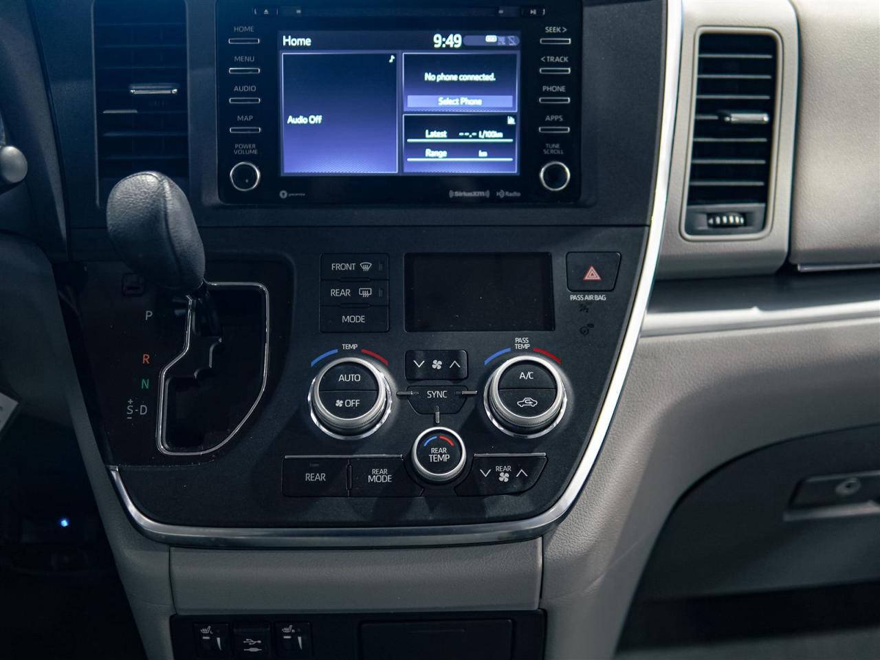 2019 Toyota Sienna LE | NO ACCIDENTS | ALLOYS | HEATED SEATS Photo