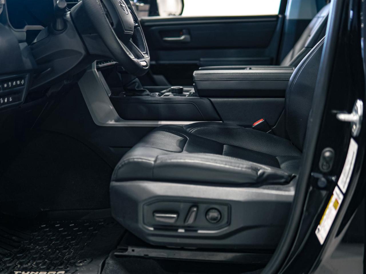 2022 Toyota Tundra CREW MAX | LIMITED | TRD | 4X4 | NO ACCIDENTS Photo