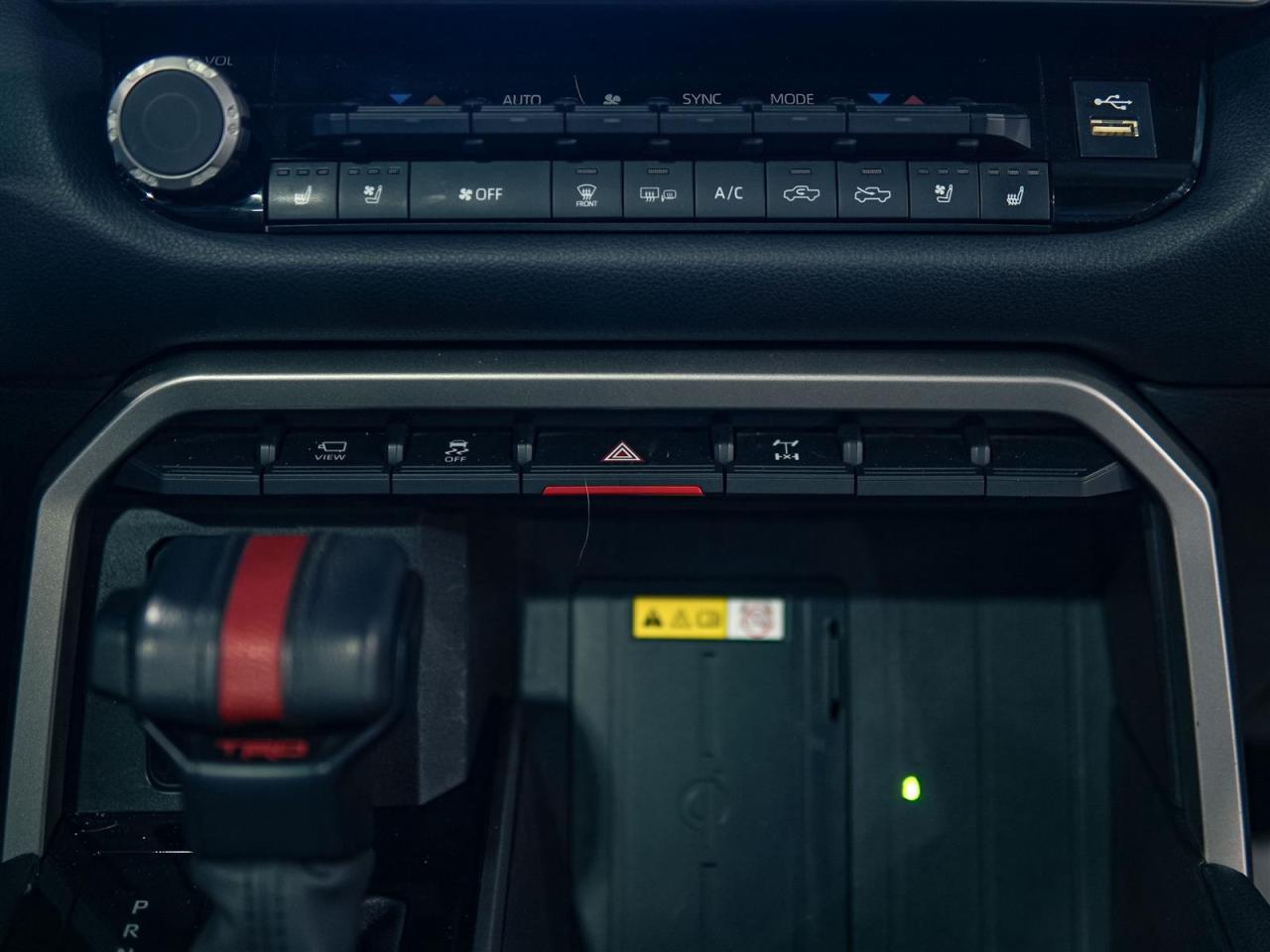 2022 Toyota Tundra CREW MAX | LIMITED | TRD | 4X4 | NO ACCIDENTS Photo