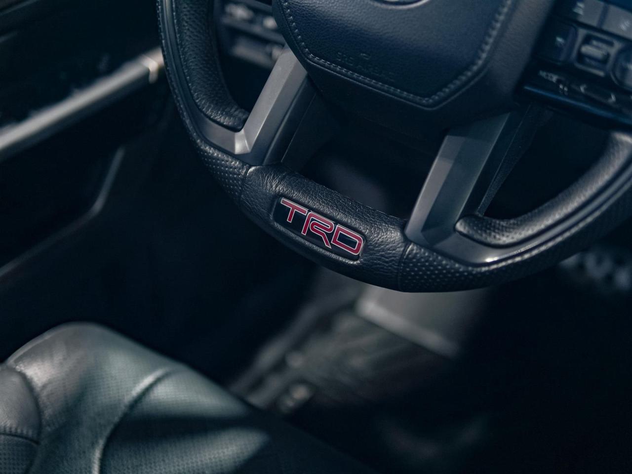 2022 Toyota Tundra CREW MAX | LIMITED | TRD | 4X4 | NO ACCIDENTS Photo