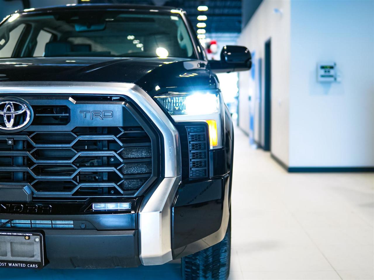 2022 Toyota Tundra CREW MAX | LIMITED | TRD | 4X4 | NO ACCIDENTS Photo