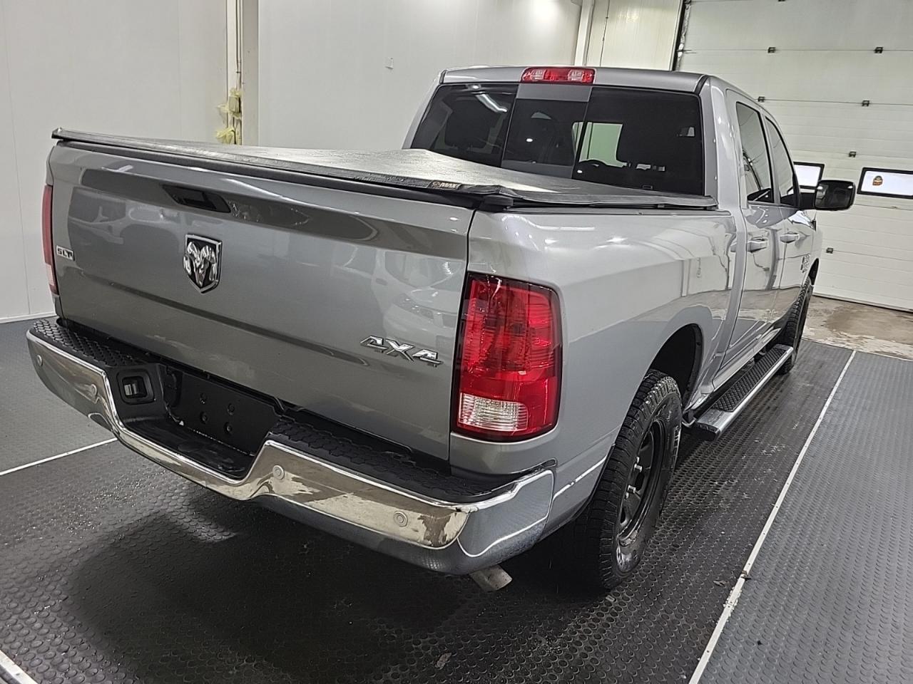 2020 RAM 1500 Classic SLT CREW CAB | 4X4 | LUX PKG | NO ACCIDENTS Photo