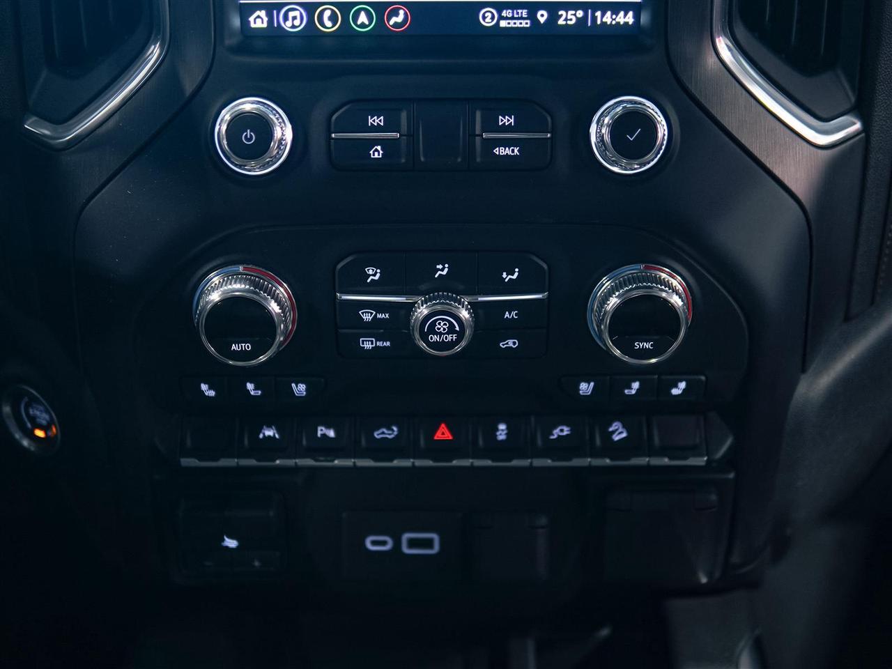 2022 GMC Sierra 1500 Limited Limited AT4 | 6.2L V8 CREW | LTHR | SUNROOF | BOSE Photo