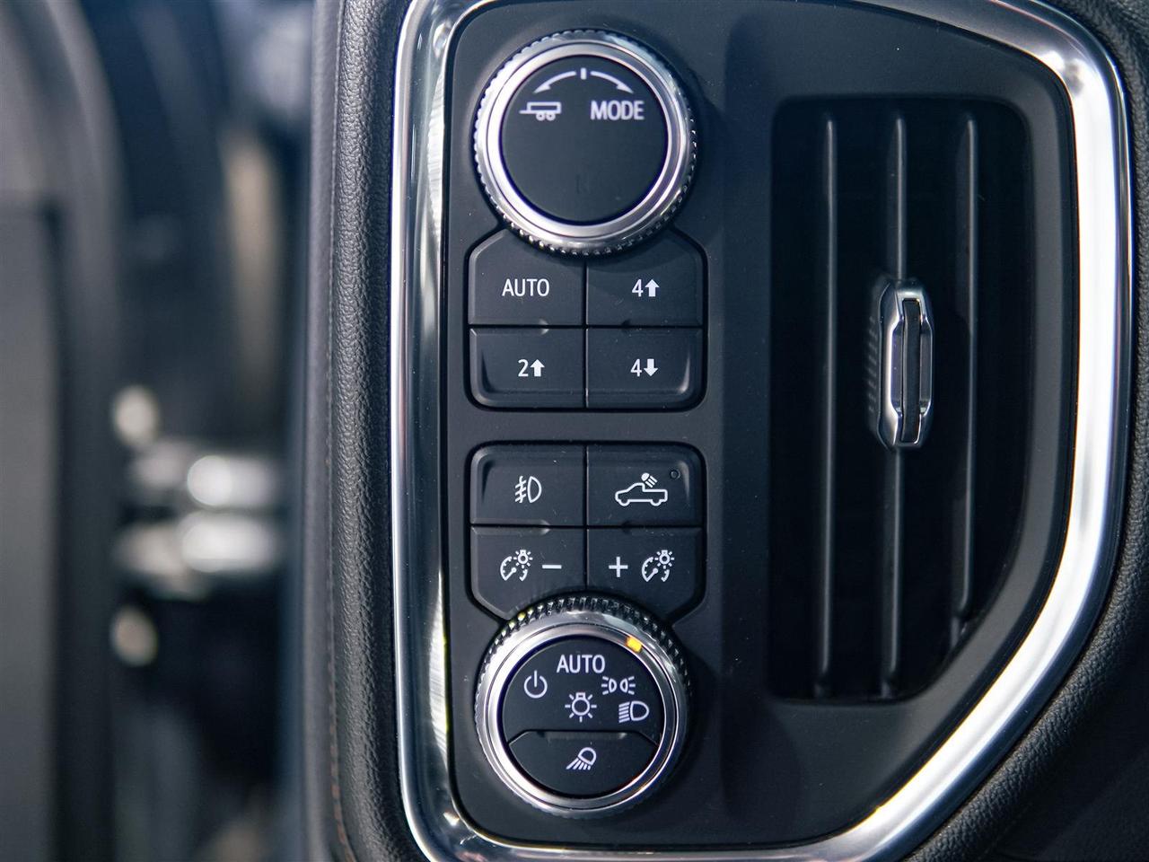 2022 GMC Sierra 1500 Limited Limited AT4 | 6.2L V8 CREW | LTHR | SUNROOF | BOSE Photo